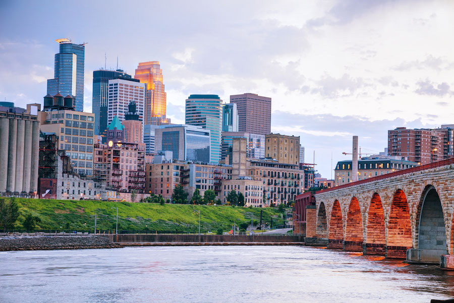 Minneapolis skyline at dusk